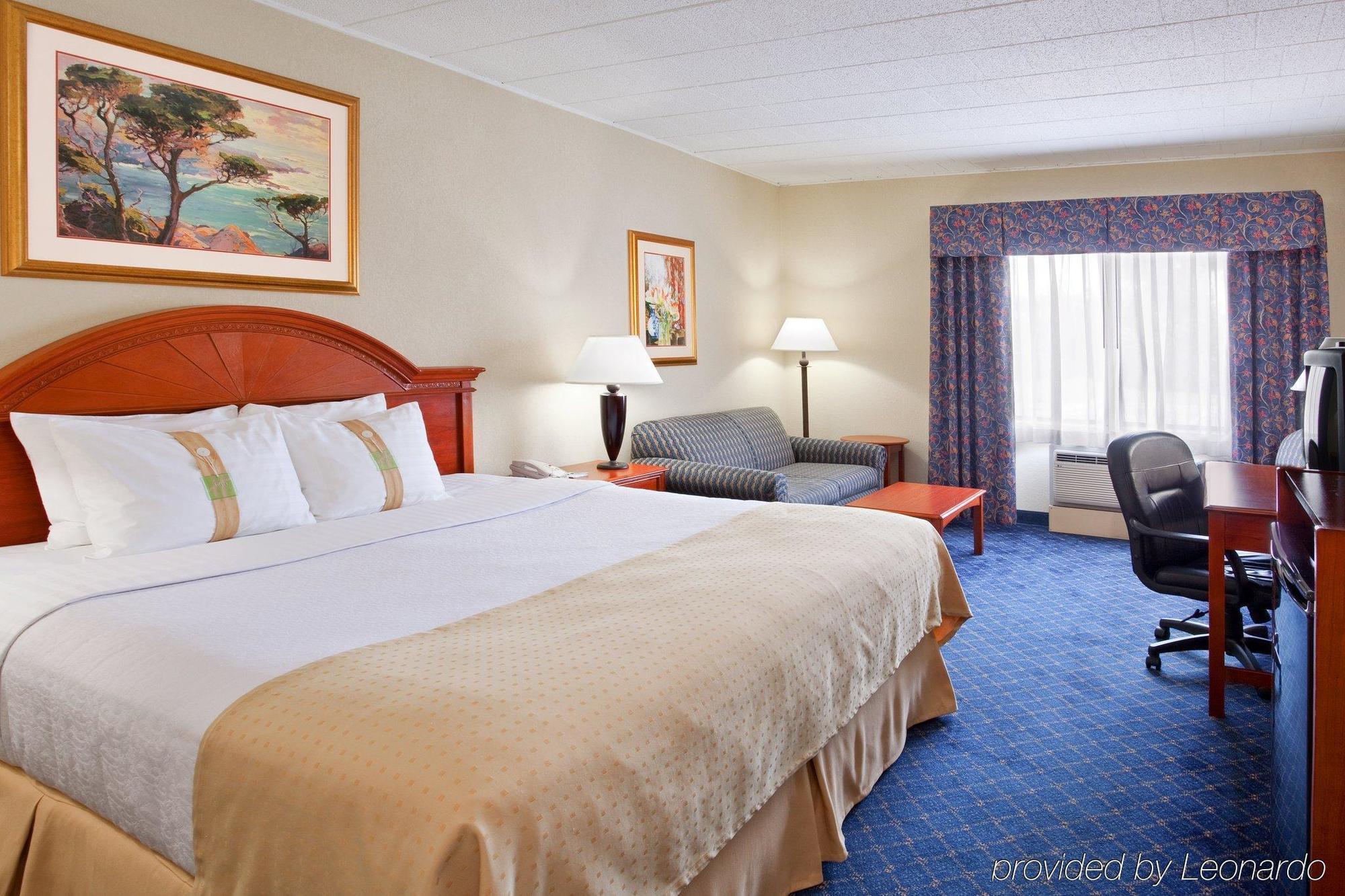 Ramada By Wyndham Hotel Uniontown